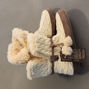 NWT Bearpaw size 8 Womens Trista Bootie